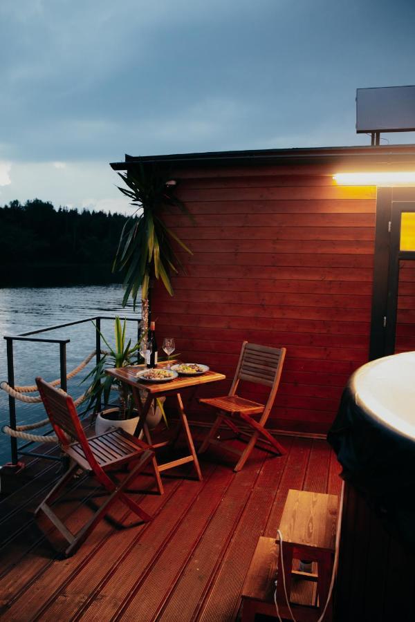 Aquachill Houseboat & Wellness Hotel Liptovský Trnovec Exterior foto